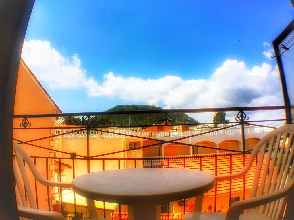 Benitsa Beach Hotel Achílleion Eksteriør bilde